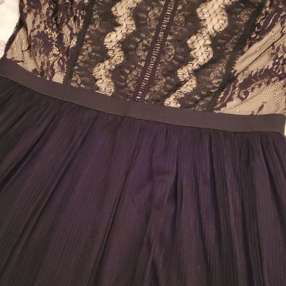 Dress - Picture 5 of 5